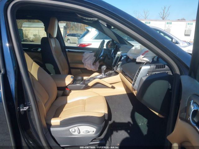 2017 PORSCHE CAYENNE WP1AB2A28HLA52057 Photo 4