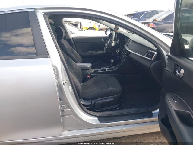 2019 KIA OPTIMA 5XXGT4L38KG298771 Photo 4