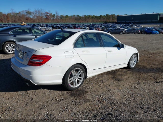 Продажа на аукционе авто 2013 Mercedes-benz C 300 Sport 4matic, vin: WDDGF8AB2DR246745, номер лота: 43677736