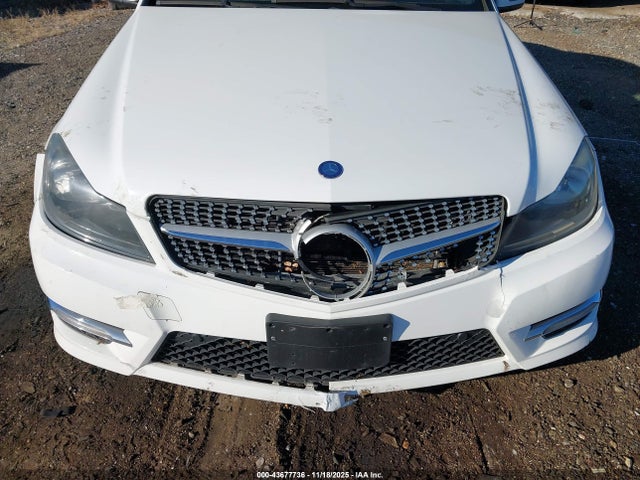 Продажа на аукционе авто 2013 Mercedes-benz C 300 Sport 4matic, vin: WDDGF8AB2DR246745, номер лота: 43677736