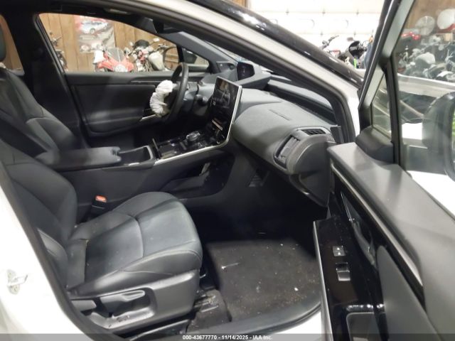 2024 TOYOTA BZ4X JTMABACA1RA069571 Photo 4