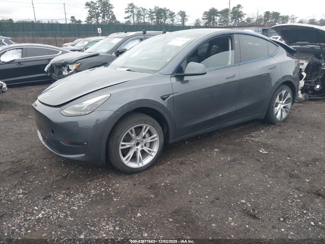 2023 TESLA MODEL Y 7SAYGDED3PF966665 Photo 1