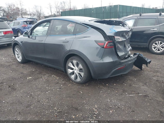 2023 TESLA MODEL Y 7SAYGDED3PF966665 Photo 2