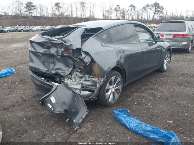 2023 TESLA MODEL Y 7SAYGDED3PF966665 Photo 3