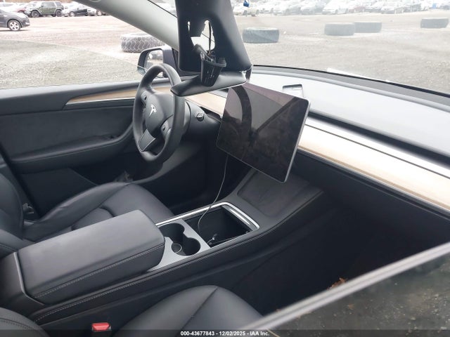 2023 TESLA MODEL Y 7SAYGDED3PF966665 Photo 4