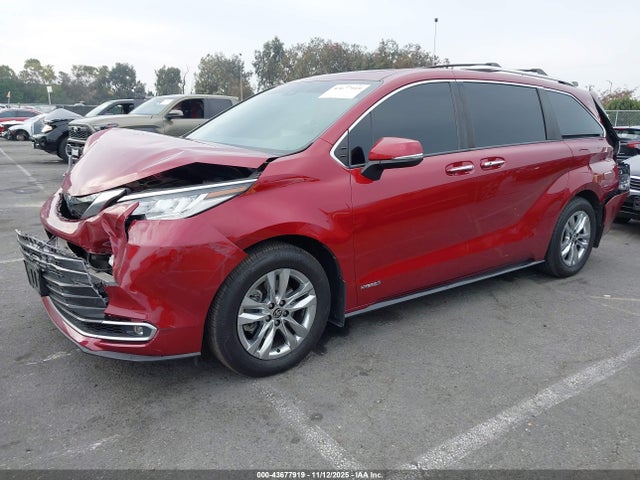 2021 TOYOTA SIENNA 5TDZRKEC8MS030197 Photo 1