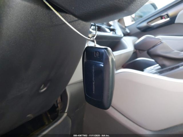 2024 TOYOTA HIGHLANDER 5TDKDRAH9RS543590 Photo 10