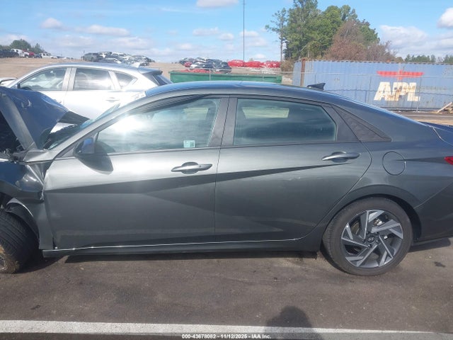 2025 Hyundai Elantra Sel Sport მანქანა იყიდება აუქციონზე, vin: KMHLM4DG2SU009404, აუქციონის ნომერი: 43678082
