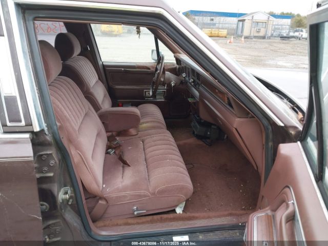 1988 LINCOLN TOWN CAR 1LNBM81F0JY771409 Photo 4