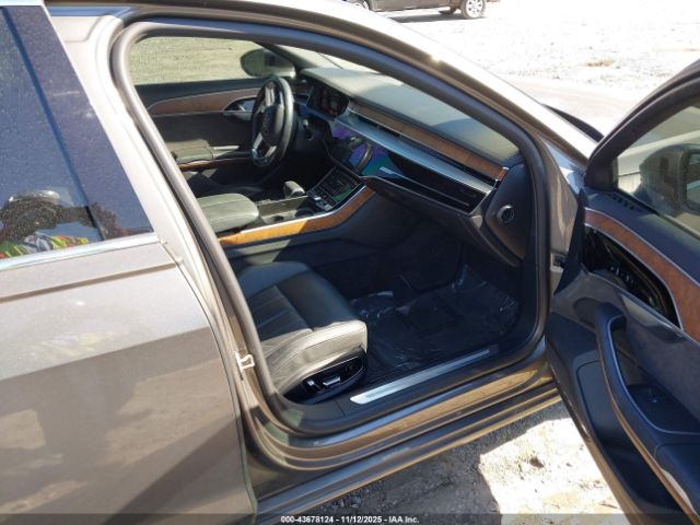 2019 AUDI A8 L WAU8DAF8XKN010967 Photo 4