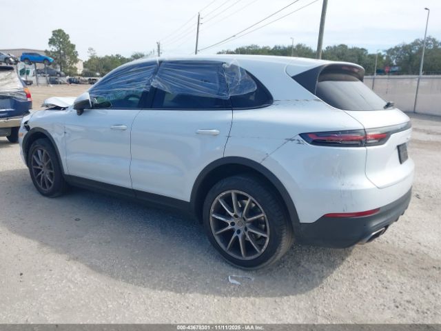 2020 PORSCHE CAYENNE WP1AA2AY2LDA09196 Photo 2