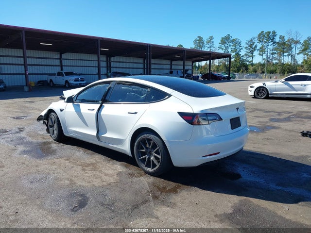 2022 TESLA MODEL 3 5YJ3E1EB2NF101368 Photo 2