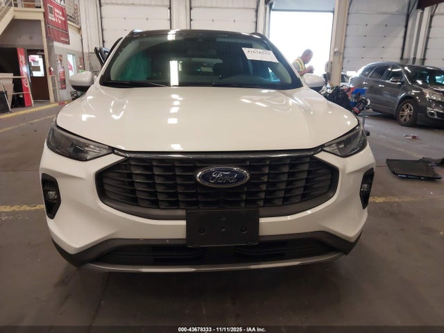 1FMCU0E17SUA18781 Ford Escape Phev