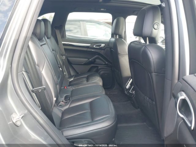 2017 PORSCHE CAYENNE WP1AB2A22HLA53222 Photo 7