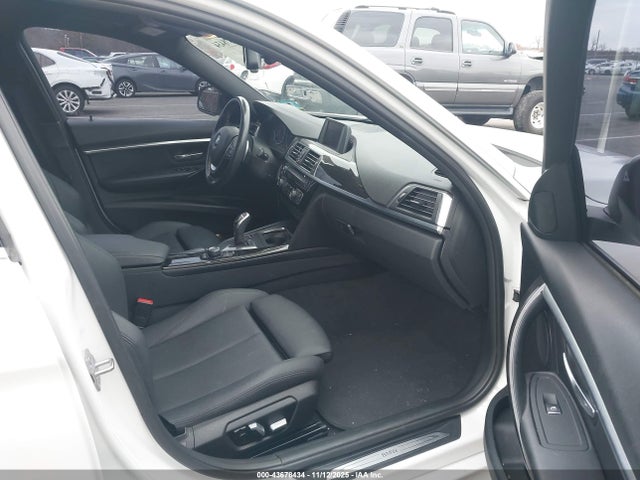 2018 BMW 330I WBA8D9G5XJNU70485 Photo 4
