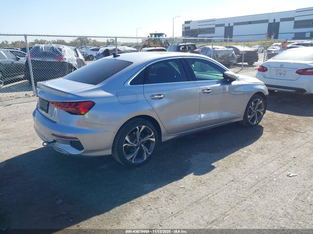 2022 AUDI A3 WAUBUDGY8NA073700 Photo 3