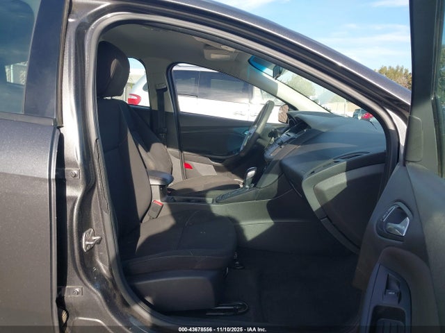 Ford Focus 2016 1FADP3K29GL246945 Image 5