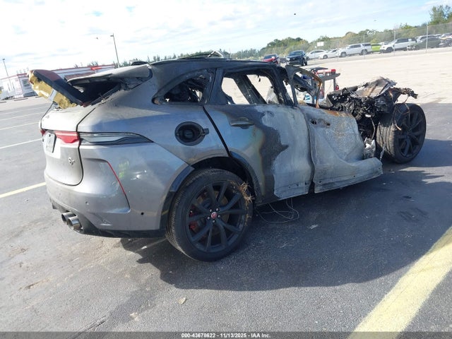 43678622 :رقم المزاد ، SADCZ2EE0NA690678 vin ، 2022 Jaguar F-pace Svr مزاد بيع
