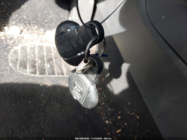 2016 MINI CLUBMAN WMWLN5C55G2E30589 Photo 10