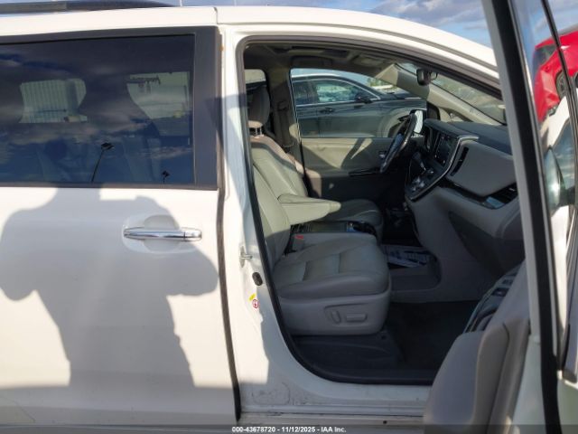 2019 TOYOTA SIENNA 5TDYZ3DC5KS996829 Photo 4