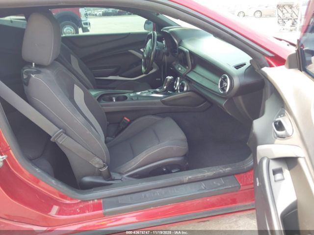 2018 CHEVROLET CAMARO 1G1FB1RX4J0186145 Photo 4
