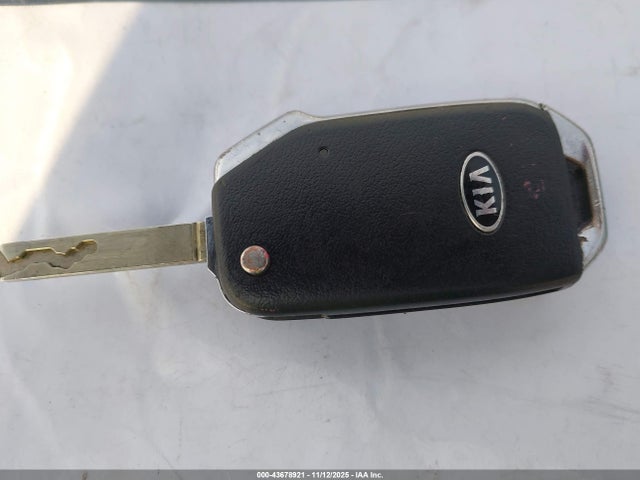 KNDJ63AU2L7061447 KIA Soul Gt-line