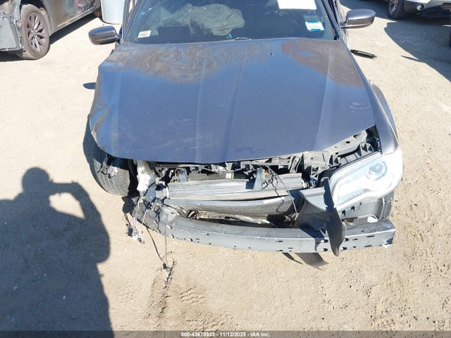 Продажа на аукционе авто 2015 Chrysler 300 Limited, vin: 2C3CCAAG3FH930845, номер лота: 43678923