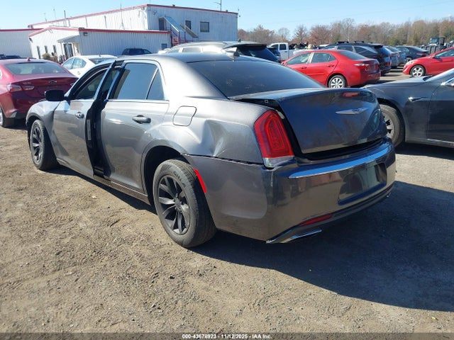 Продажа на аукционе авто 2015 Chrysler 300 Limited, vin: 2C3CCAAG3FH930845, номер лота: 43678923