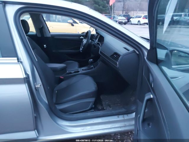 2020 VOLKSWAGEN JETTA 3VWEB7BU0LM009899 Photo 4