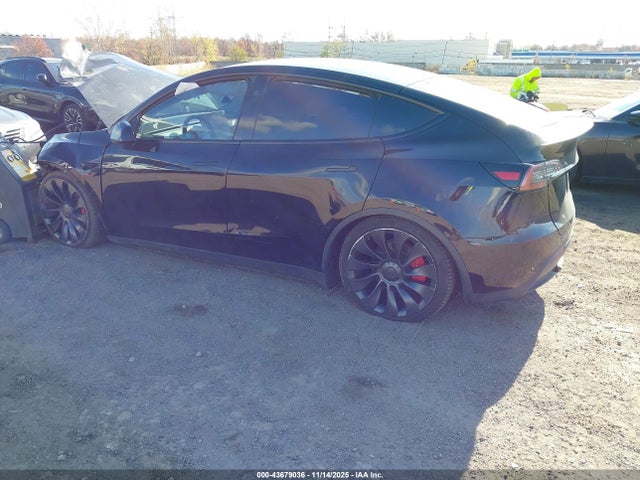 2023 TESLA MODEL Y 7SAYGDEF9PF823074 Photo 2