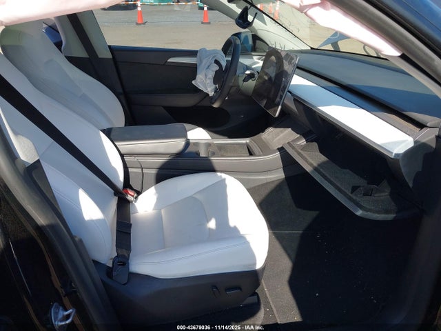 2023 TESLA MODEL Y 7SAYGDEF9PF823074 Photo 4