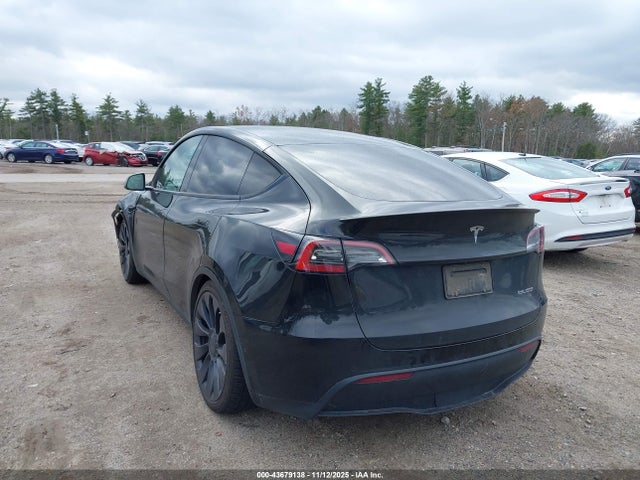 2021 TESLA MODEL Y 5YJYGDEF0MF201505 Photo 2