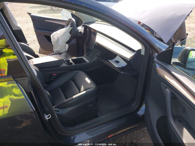 2024 TESLA MODEL Y 7SAYGDEF0RA264594 Photo 4