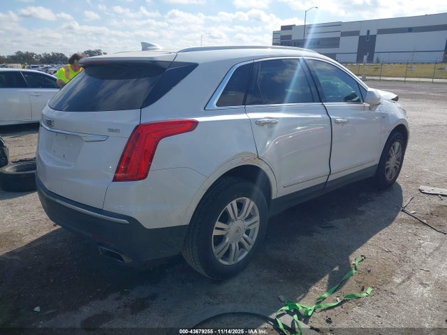 2018 CADILLAC XT5 1GYKNCRS1JZ167863 Photo 3