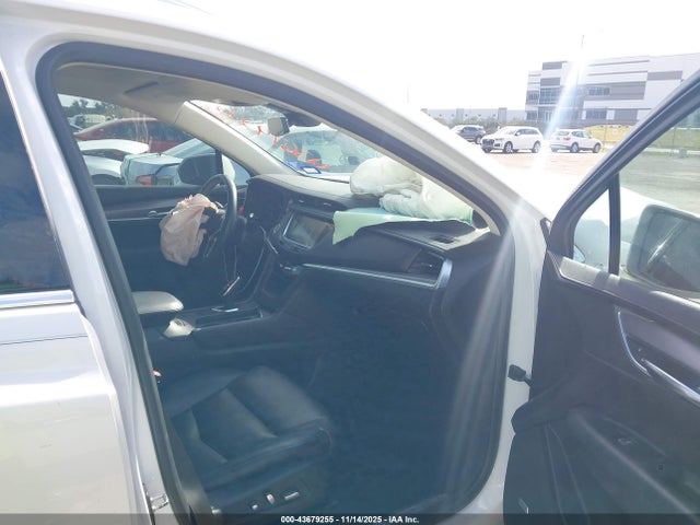 2018 CADILLAC XT5 1GYKNCRS1JZ167863 Photo 4