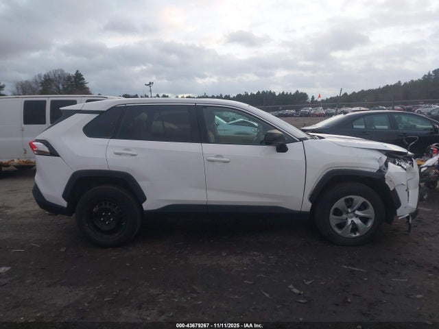 Toyota RAV4 LE 2022 2T3F1RFV5NC301463 Image 13