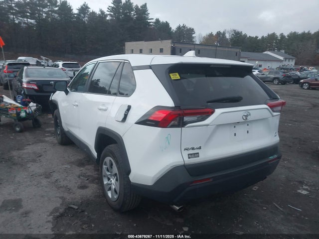 Toyota RAV4 LE 2022 2T3F1RFV5NC301463 Image 3