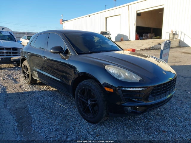 2017 PORSCHE MACAN WP1AA2A58HLB04204 Photo 0