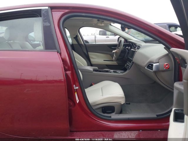 2017 JAGUAR XE SAJAD4BGXHA974392 Photo 4