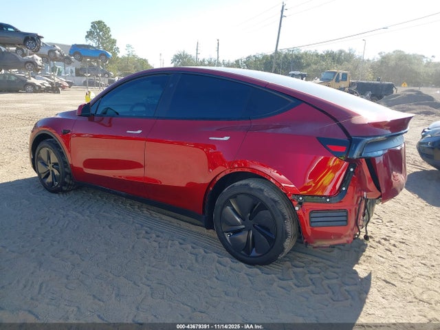 2026 TESLA MODEL Y 7SAYGDEE0TA413858 Photo 2