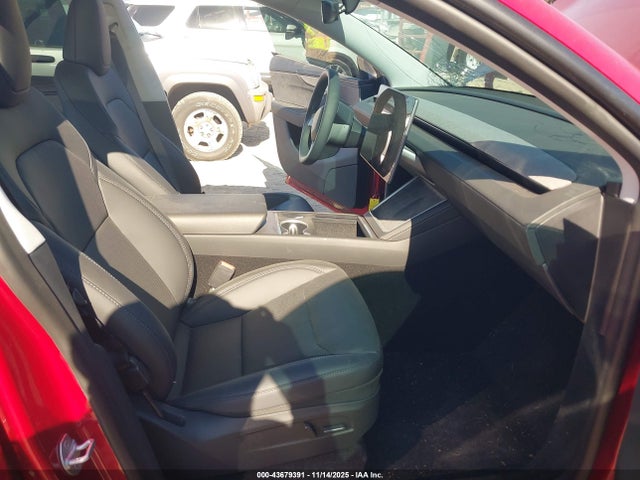 2026 TESLA MODEL Y 7SAYGDEE0TA413858 Photo 4