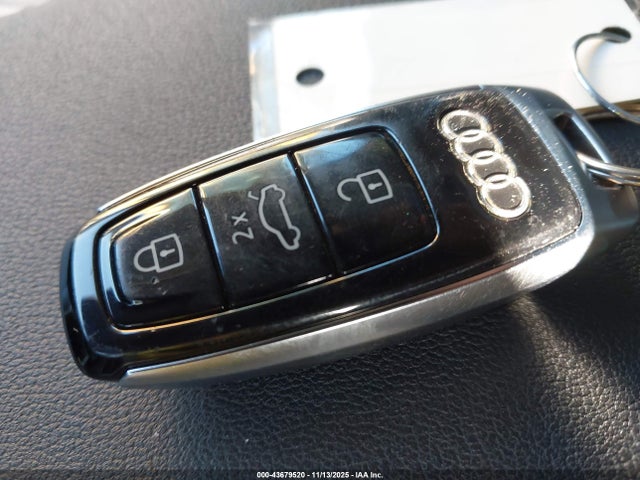 WA1LAAGE8KB025036 Audi E-tron Premium Plus