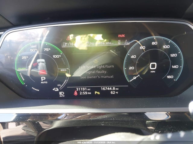 WA1LAAGE8KB025036 Audi E-tron Premium Plus