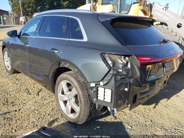 WA1LAAGE8KB025036 Audi E-tron Premium Plus