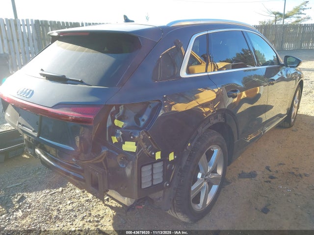 WA1LAAGE8KB025036 Audi E-tron Premium Plus