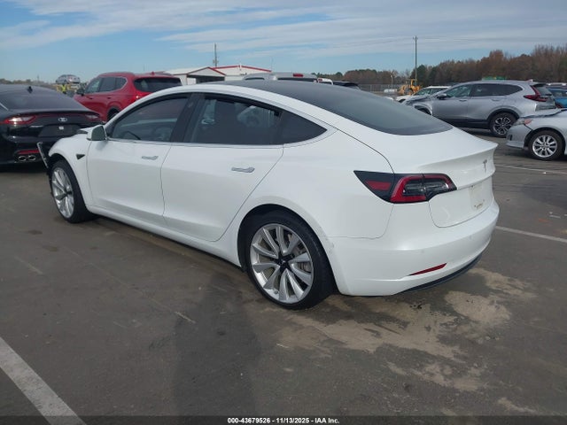 2018 TESLA MODEL 3 5YJ3E1EB6JF121990 Photo 2