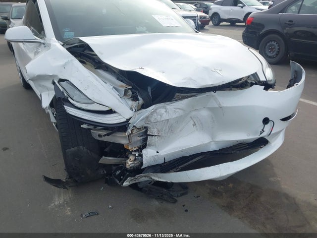 2018 TESLA MODEL 3 5YJ3E1EB6JF121990 Photo 5