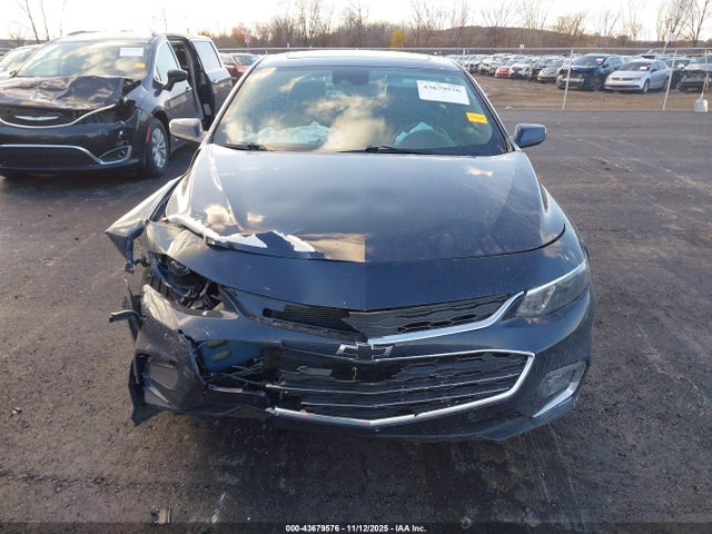 43679576 :رقم المزاد ، 1G1ZH5SX8HF265743 vin ، 2017 Chevrolet Malibu Premier مزاد بيع