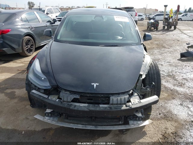 5YJ3E1EA3NF368543 Tesla MODEL 3