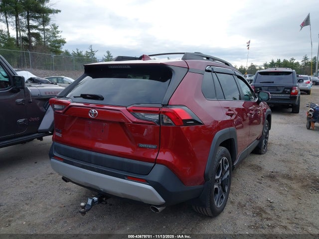 2019 TOYOTA RAV4 2T3J1RFV8KW047946 Photo 3